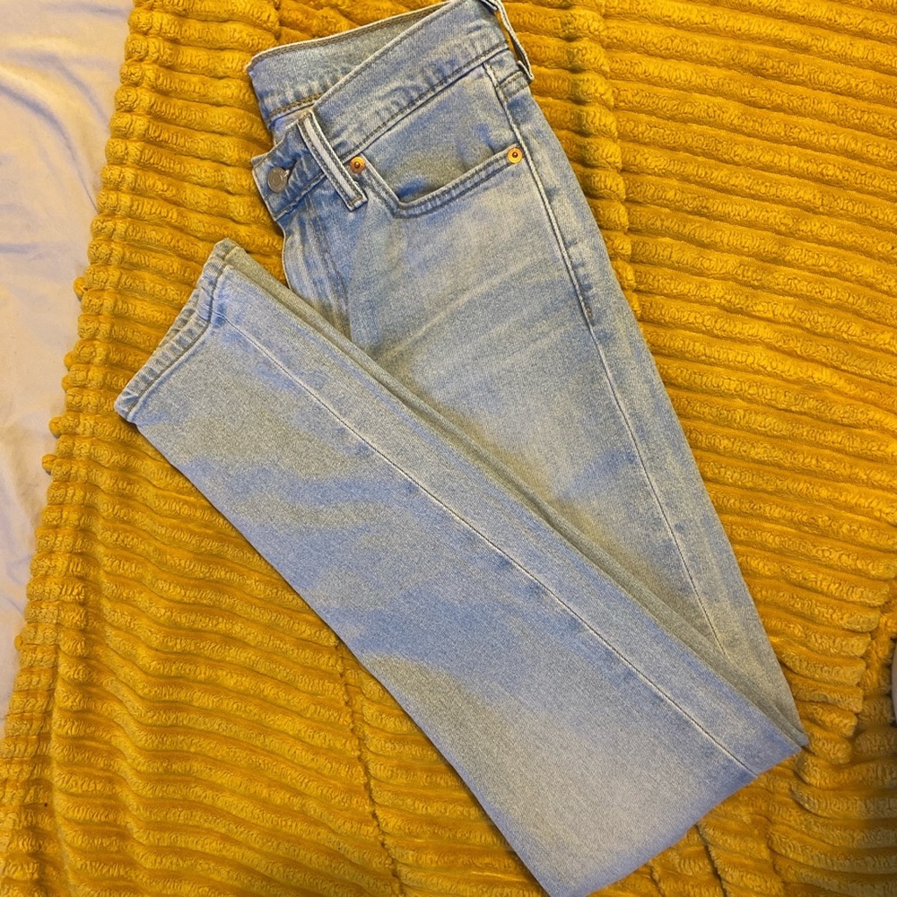 Levi’s pants